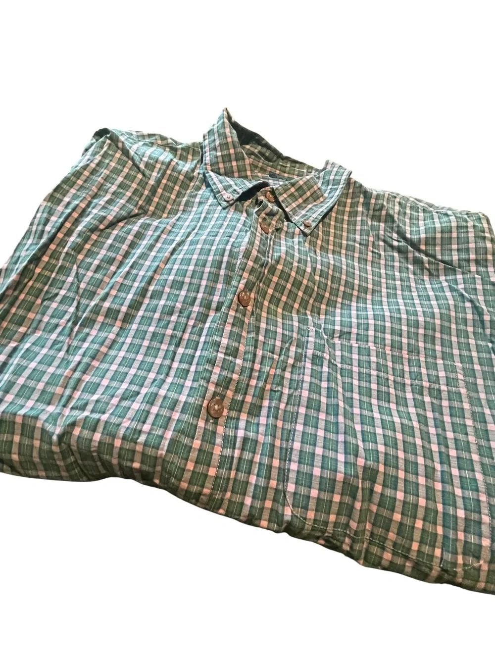 Izod size XL Men's Green Plaid Button-Down Shirt never worn